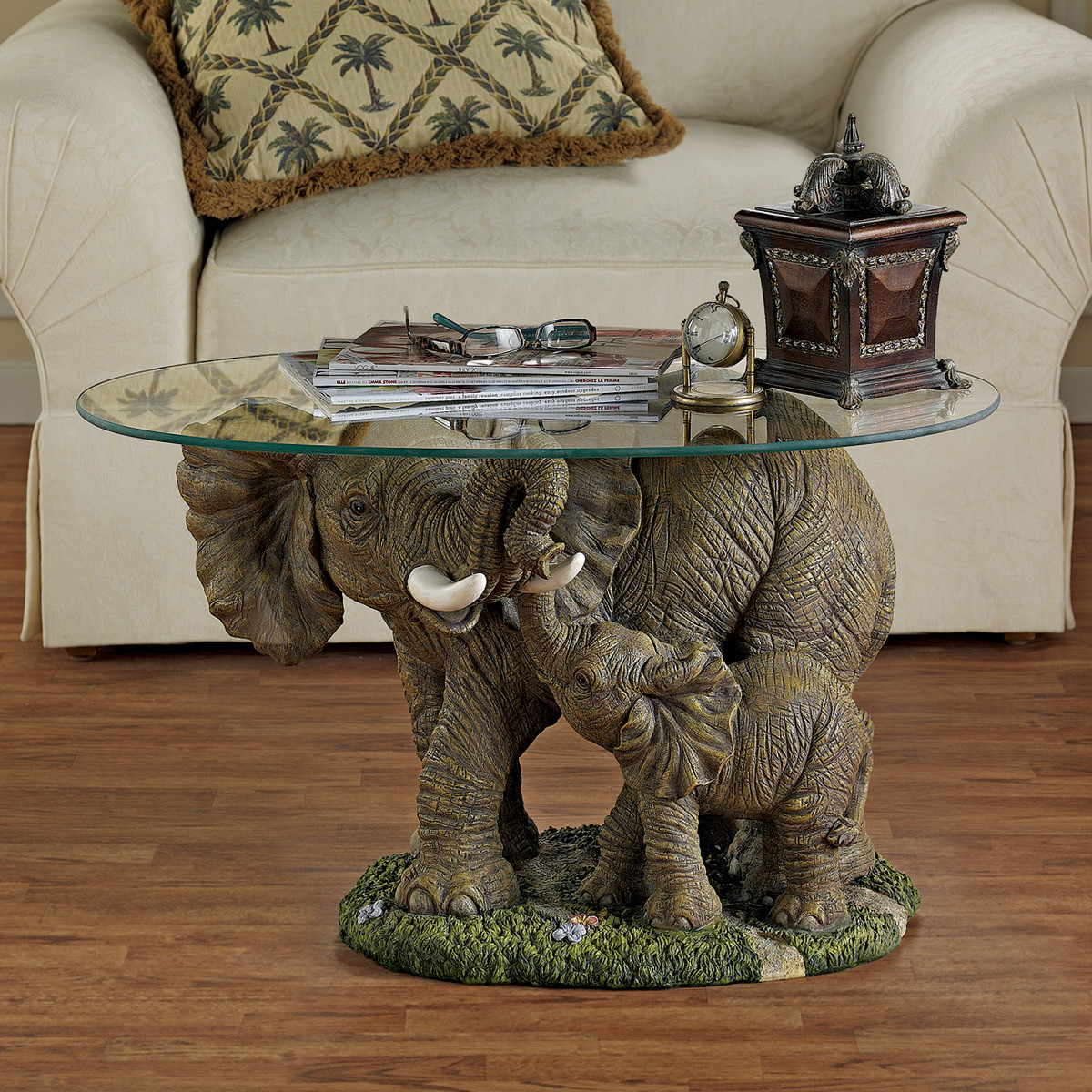 design-toscano-elephants-majesty-coffee-table-with-glass-top